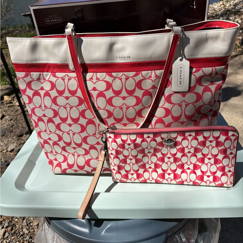 Coach Red and Cream Signature jacquard Tote Bag